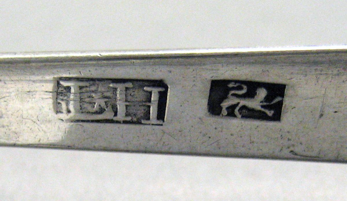 1998.0004.3616 Silver tongs mark 2