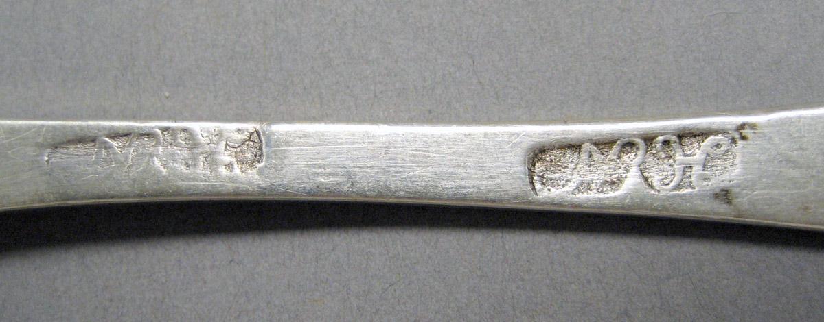 1998.0004.3617.001 Silver spoon mark