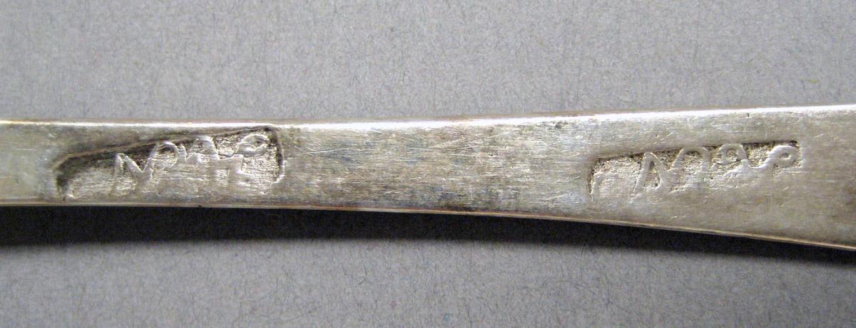 1998.0004.3617.002 Silver spoon mark