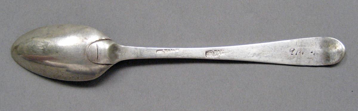 1998.0004.3617.006 Silver spoon underside
