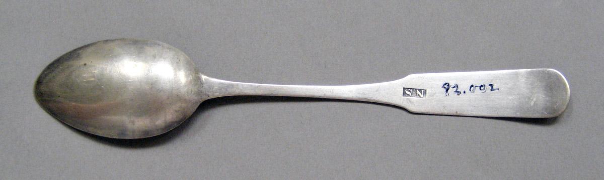 1998.0004.3627 Silver spoon underside