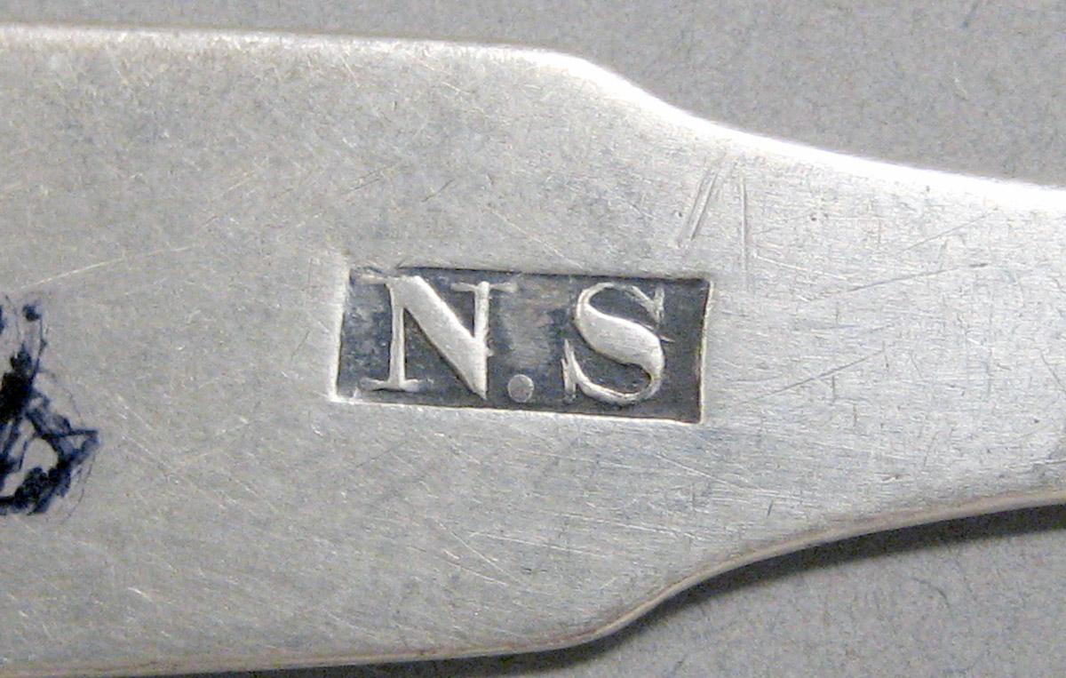 1998.0004.3627 Silver spoon mark