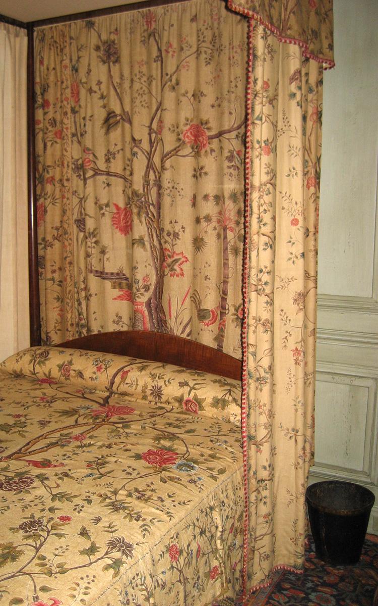 1952.0356.002 A Bed hanging, side curtain