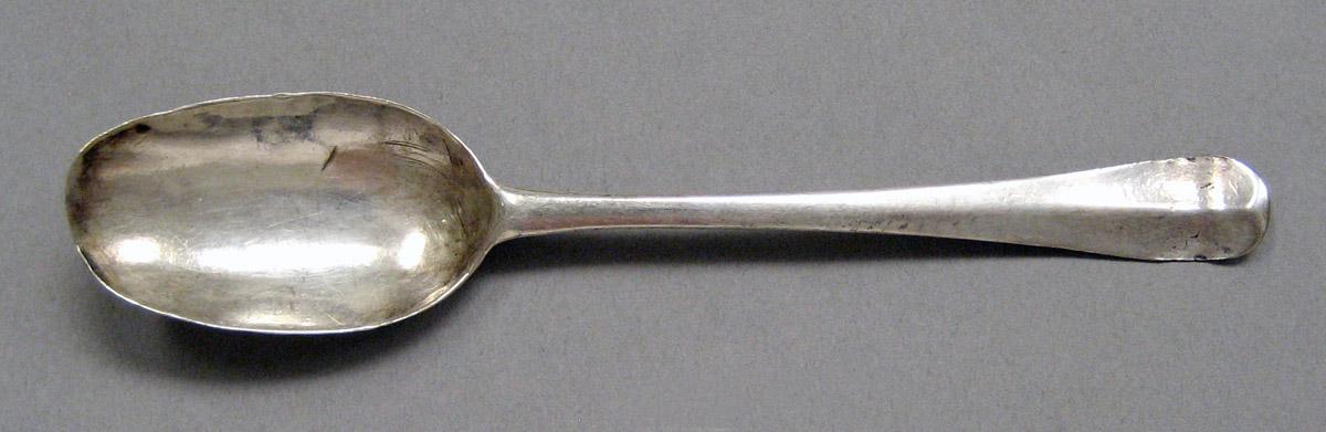 1998.0004.3638 Silver spoon upper surface