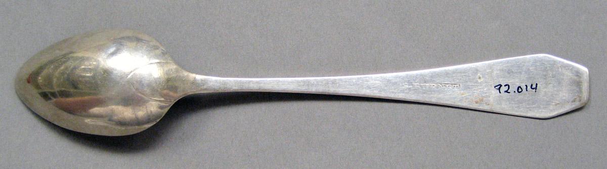 1998.0004.3639 Silver spoon underside