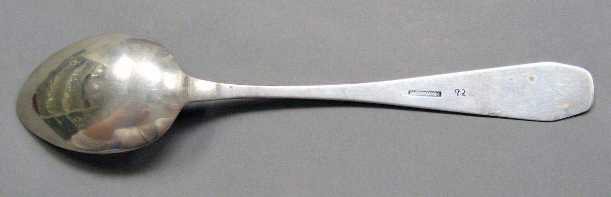 1998.0004.3640.001 Silver spoon underside