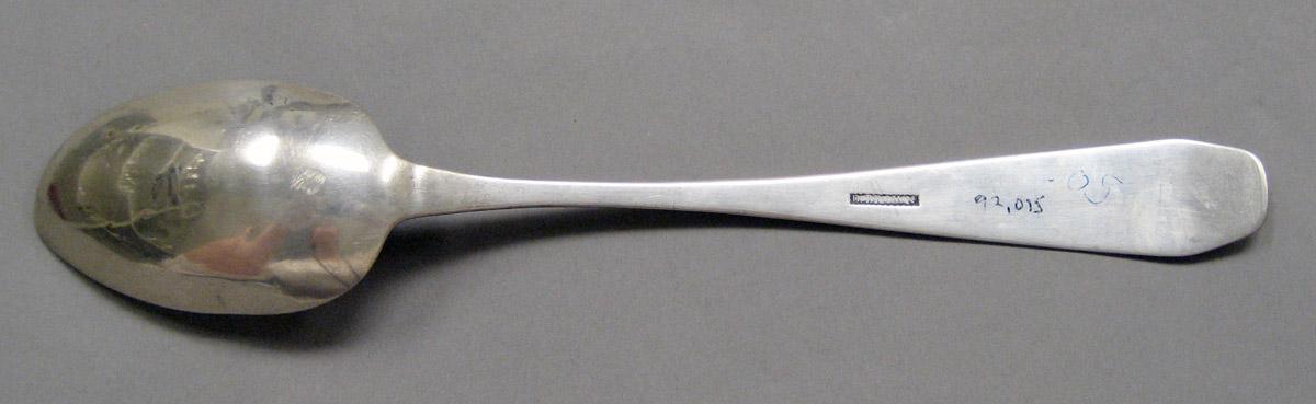 1998.0004.3640.002 Silver spoon underside