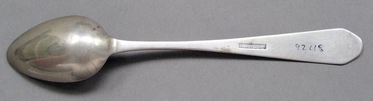 1998.0004.3643.001 Silver spoon underside