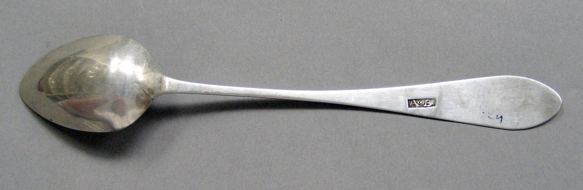 1998.0004.3649.003 Silver spoon underside