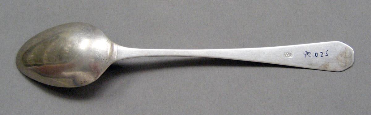 1998.0004.3650 Silver spoon underside