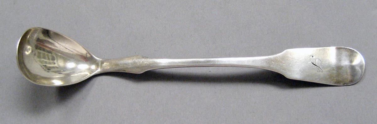 1998.0004.3651 Silver ladle upper surface