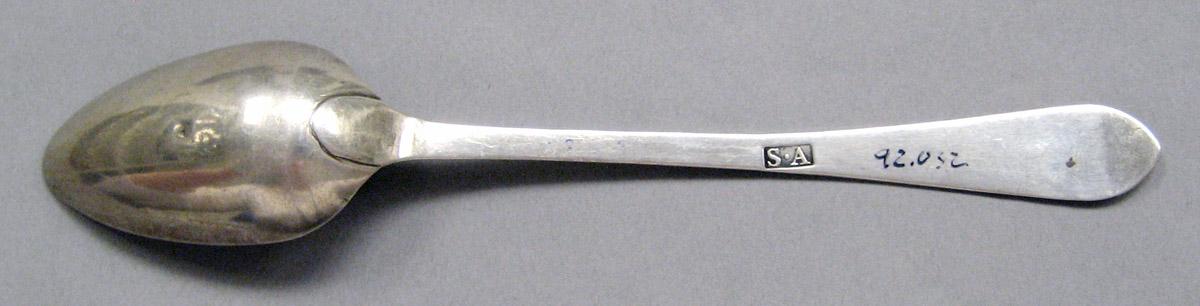 1998.0004.3657 Silver spoon underside