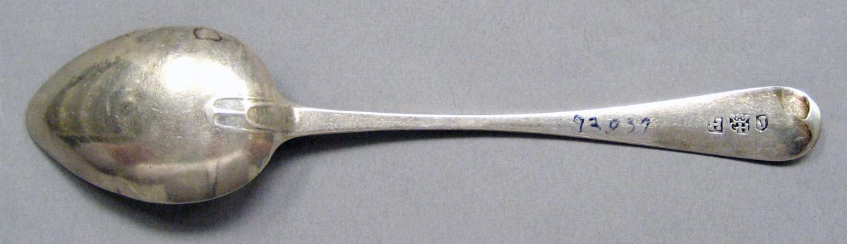 1998.0004.3662 Silver spoon underside