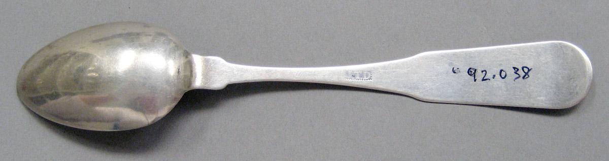 1998.0004.3663.001 Silver spoon underside