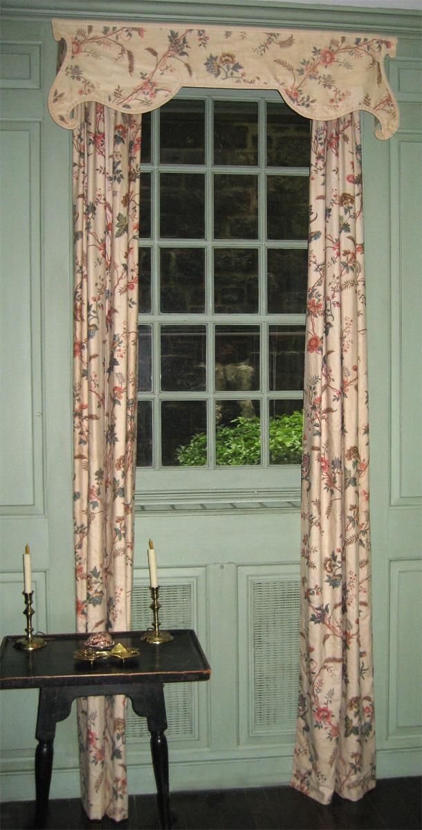 1958.0628 window hangings