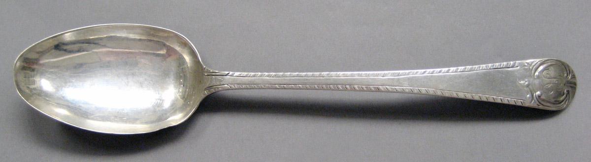 1998.0004.3686 .001 Silver spoon upper surface