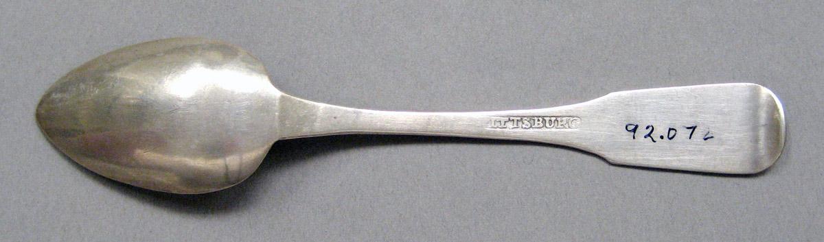1998.0004.3697.001 Silver spoon underside