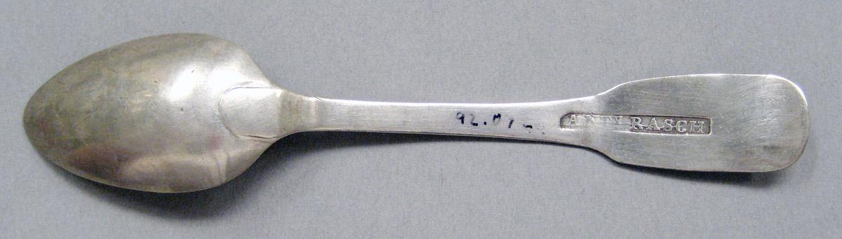 1998.0004.3697.004 Silver spoon underside