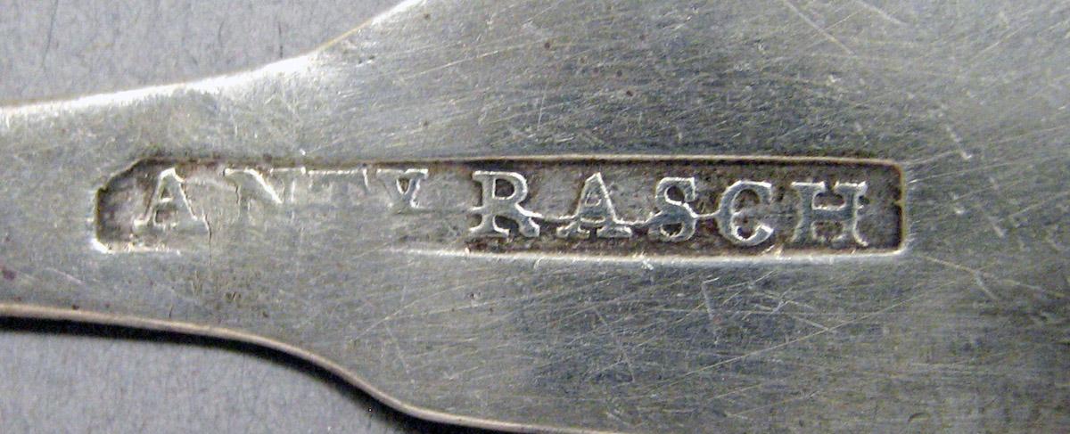 1998.0004.3697.004 Silver spoon mark