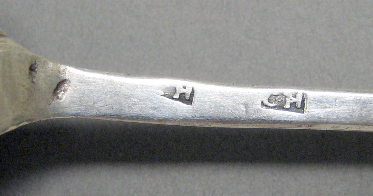 1998.0004.3702.001 Silver spoon mark