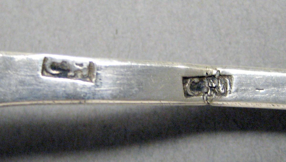 1998.0004.3702.002 Silver spoon mark