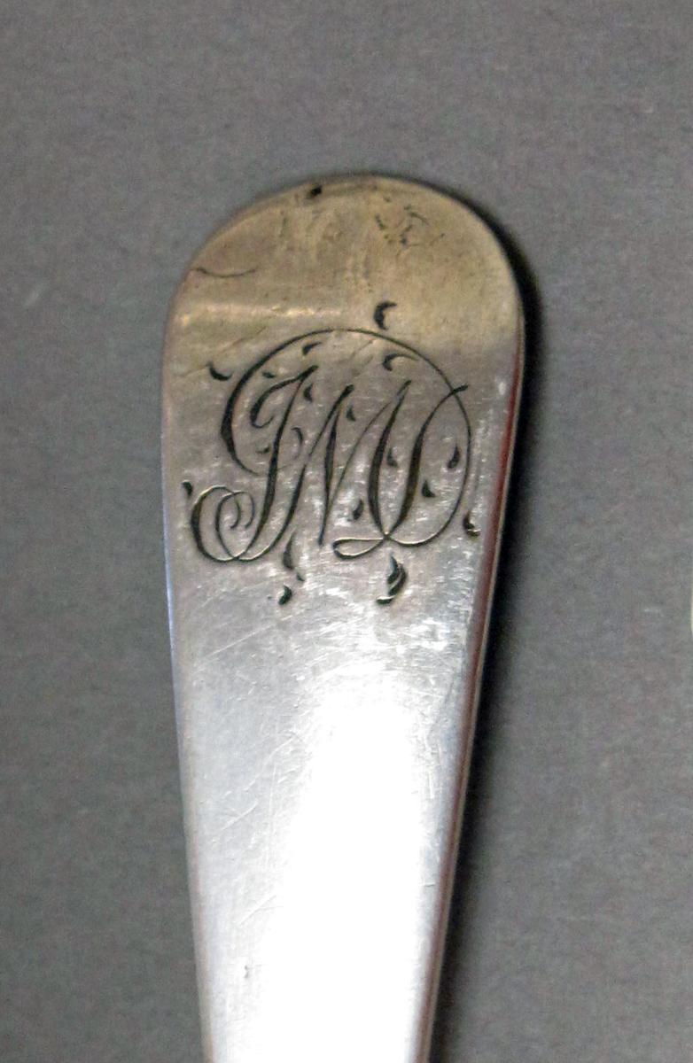 1998.0004.3720.001 Silver spoon engraving
