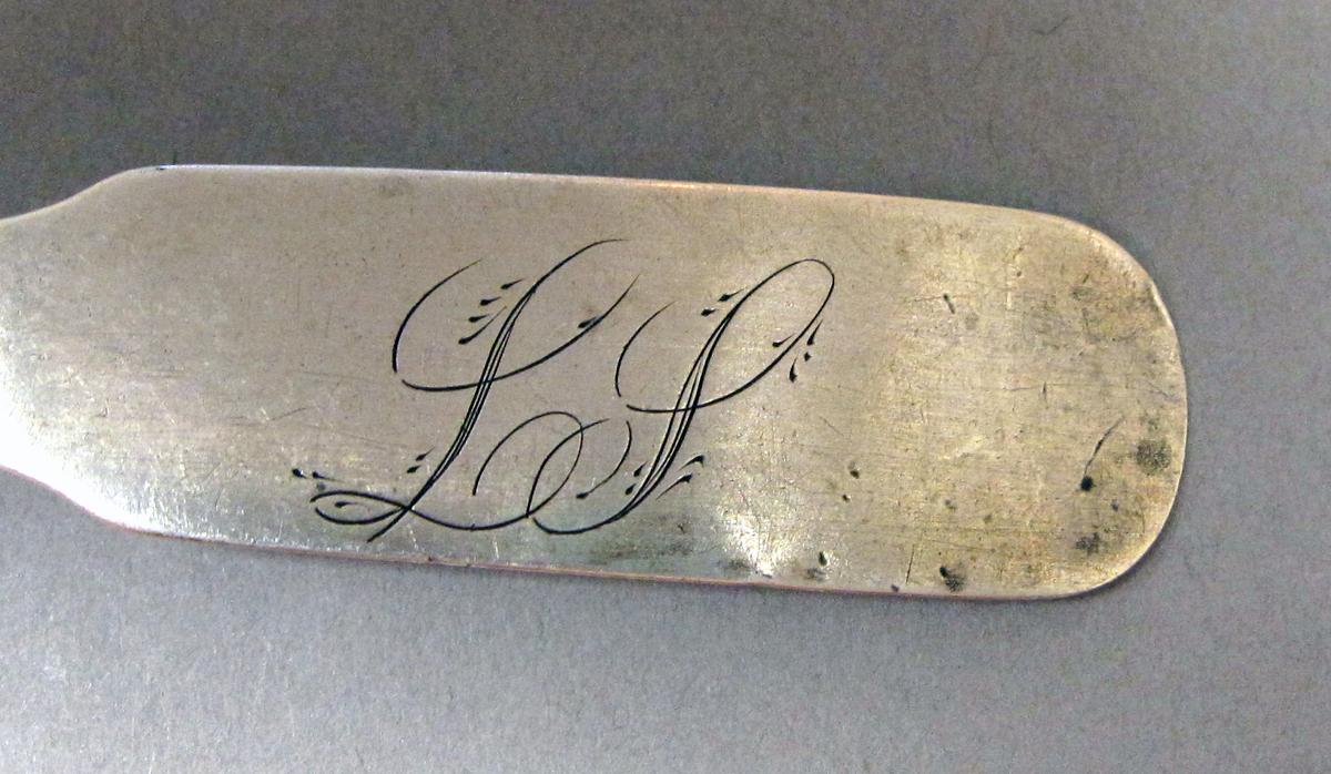 1998.0004.3722 Silver spoon engraving