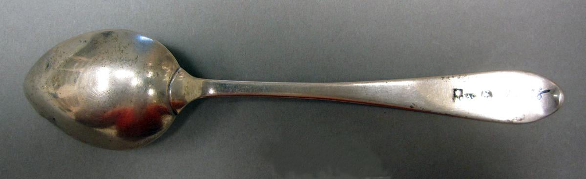 1998.0004.3723 Silver spoon underside