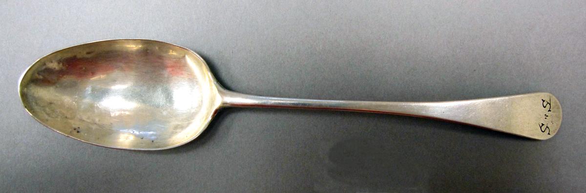 1998.0004.3724 Silver spoon upper surface
