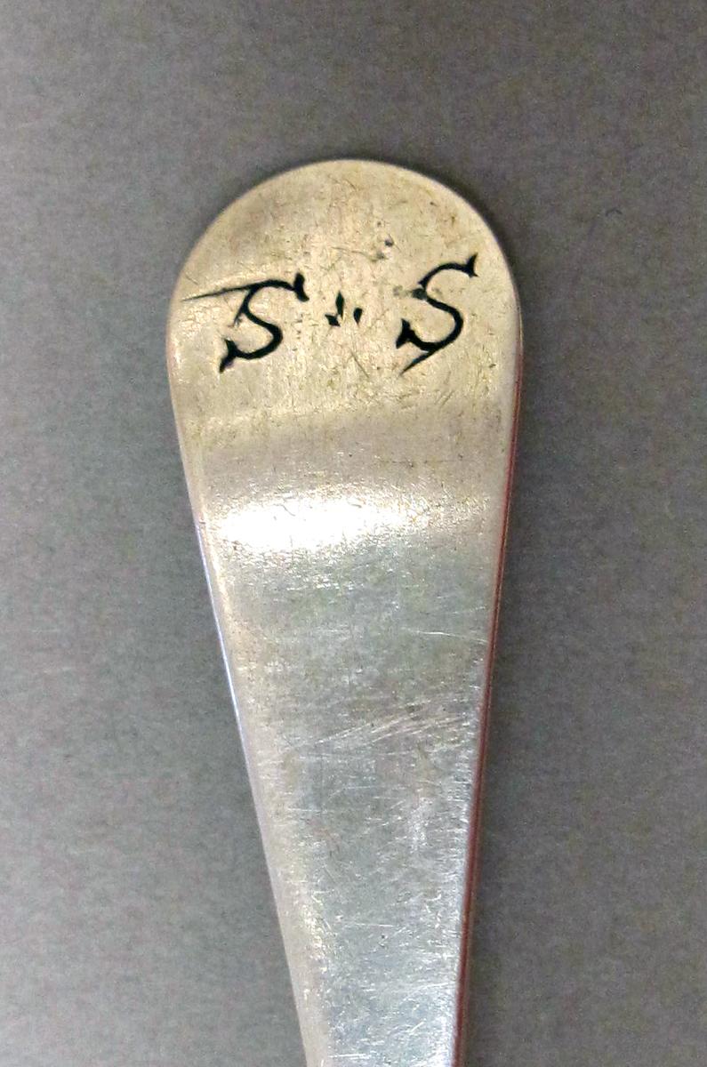 1998.0004.3724 Silver spoon engraving
