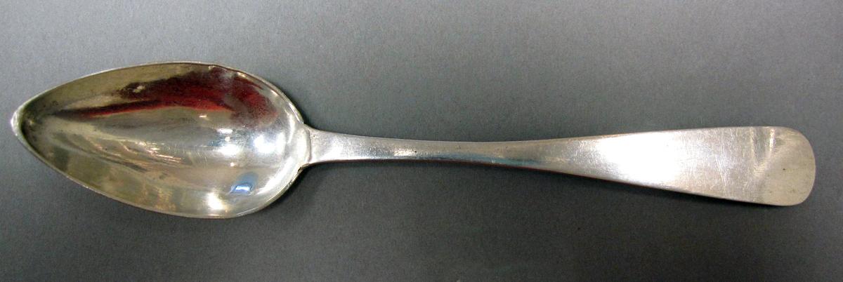 1998.0004.3727 Silver spoon upper surface