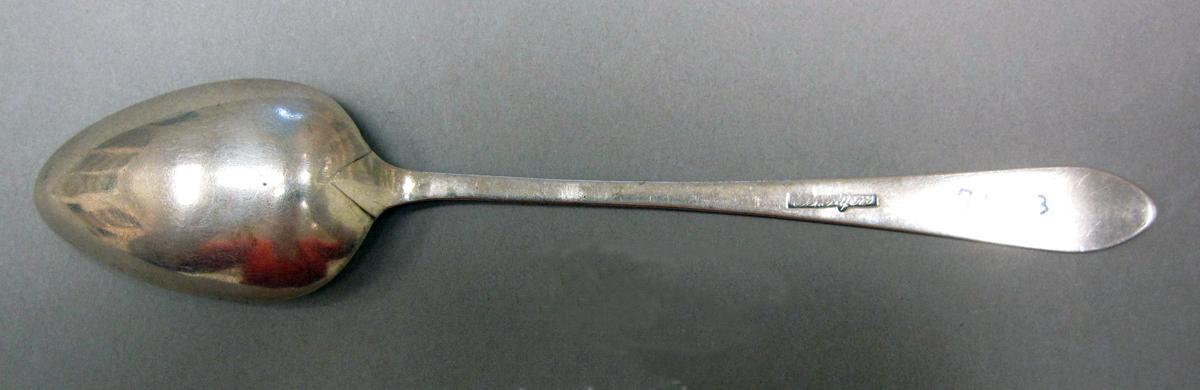 1998.0004.3728.001 Silver spoon underside