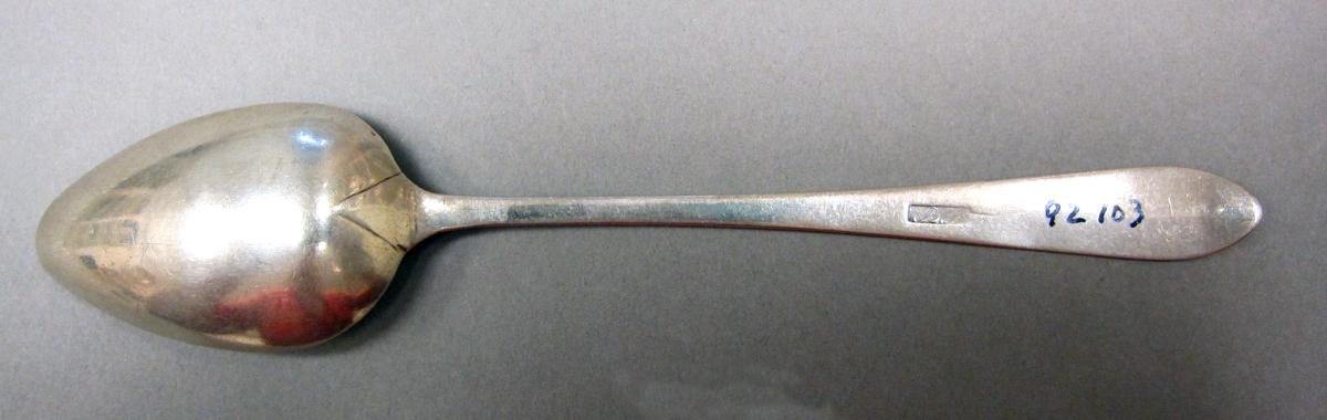 1998.0004.3728.003 Silver spoon underside