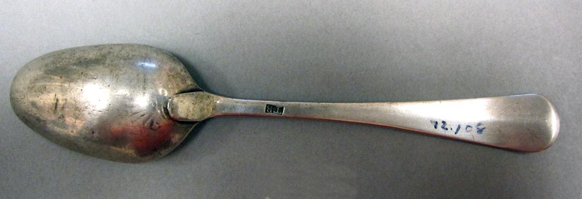 1998.0004.3733 Silver spoon underside