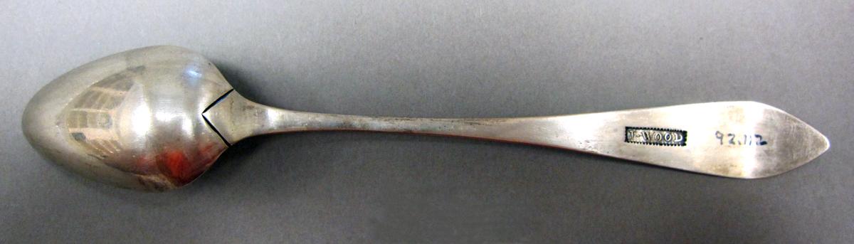 1998.0004.3737.002 Silver spoon underside