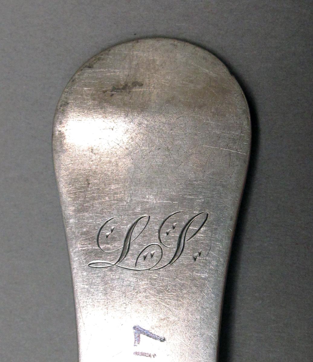 1998.0004.3742 Silver spoon engraving