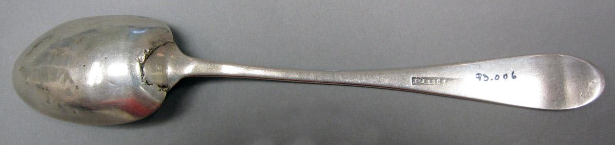 1998.0004.3750 Silver Spoon underside