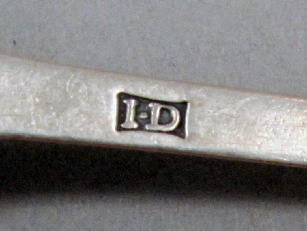 1998.0004.3755.001 Silver Spoon mark