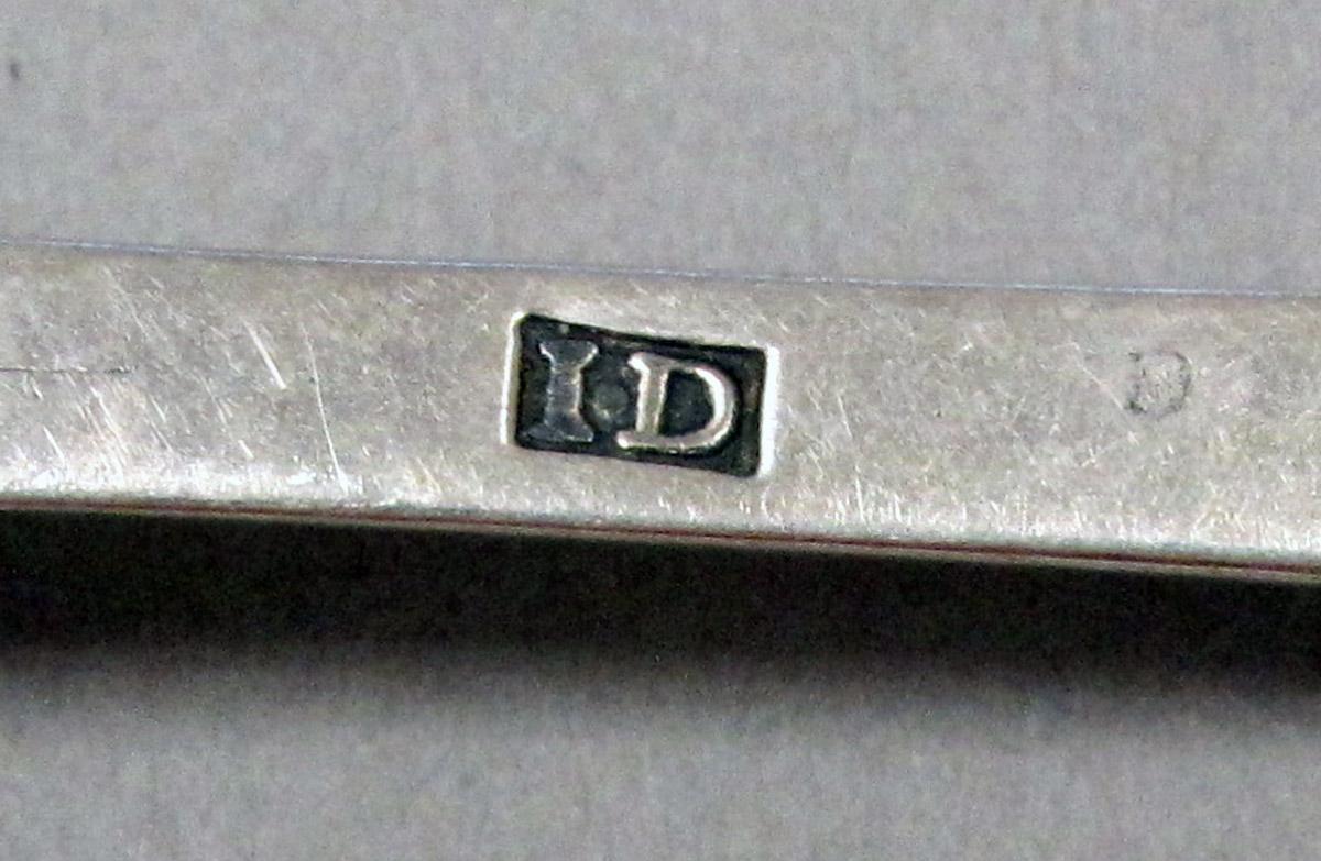 1998.0004.3755.002 Silver Spoon mark