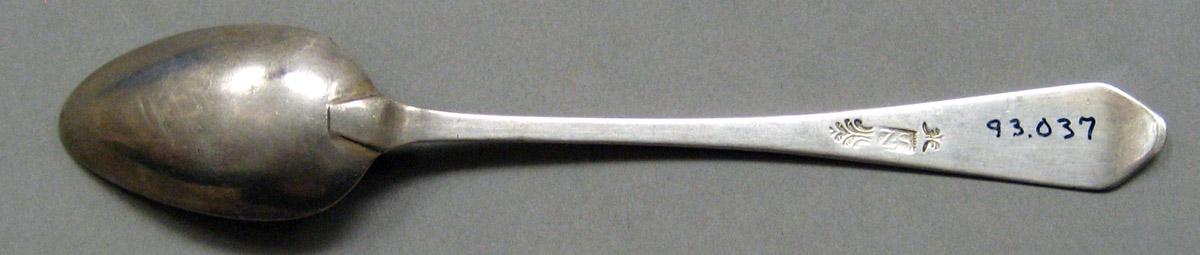 1998.0004.3780 Silver Spoon underside