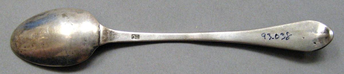 1998.0004.3781 Silver Spoon underside