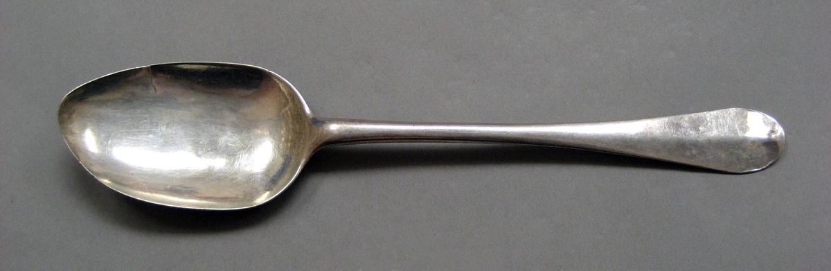 1998.0004.3793 Silver spoon upper surface