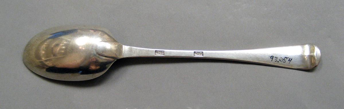 1998.0004.3797 Silver spoon underside