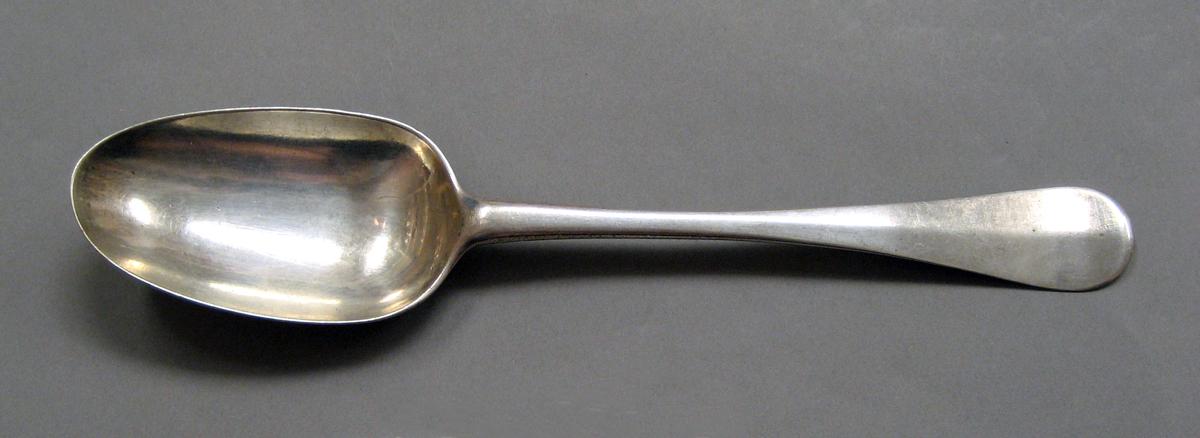 1998.0004.3798 Silver spoon upper surface