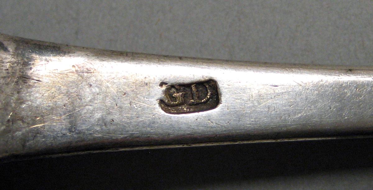 1998.0004.3799 Silver spoon mark