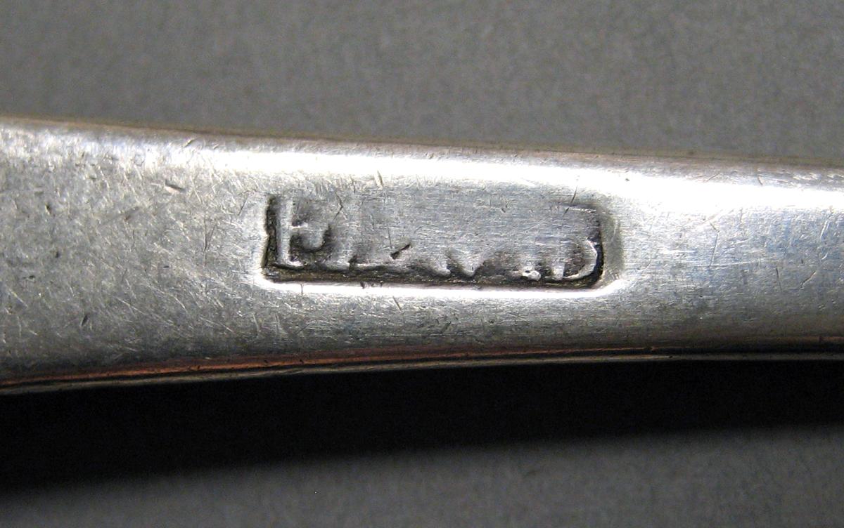 1998.0004.3801.001 Silver spoon mark