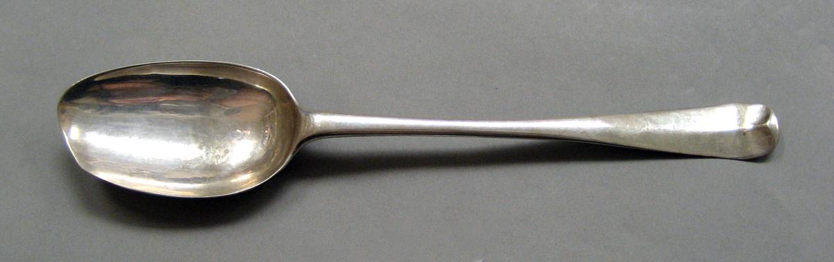 1998.0004.3801.002 Silver spoon upper surface