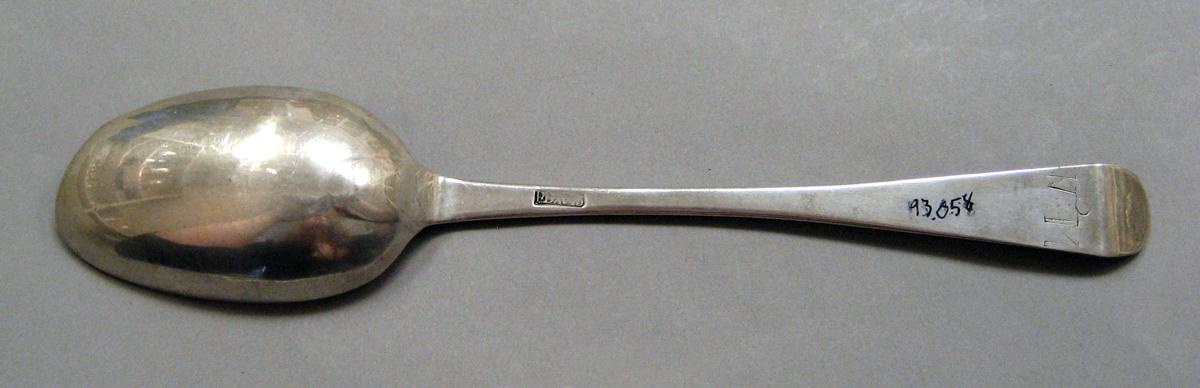 1998.0004.3801.002 Silver spoon underside