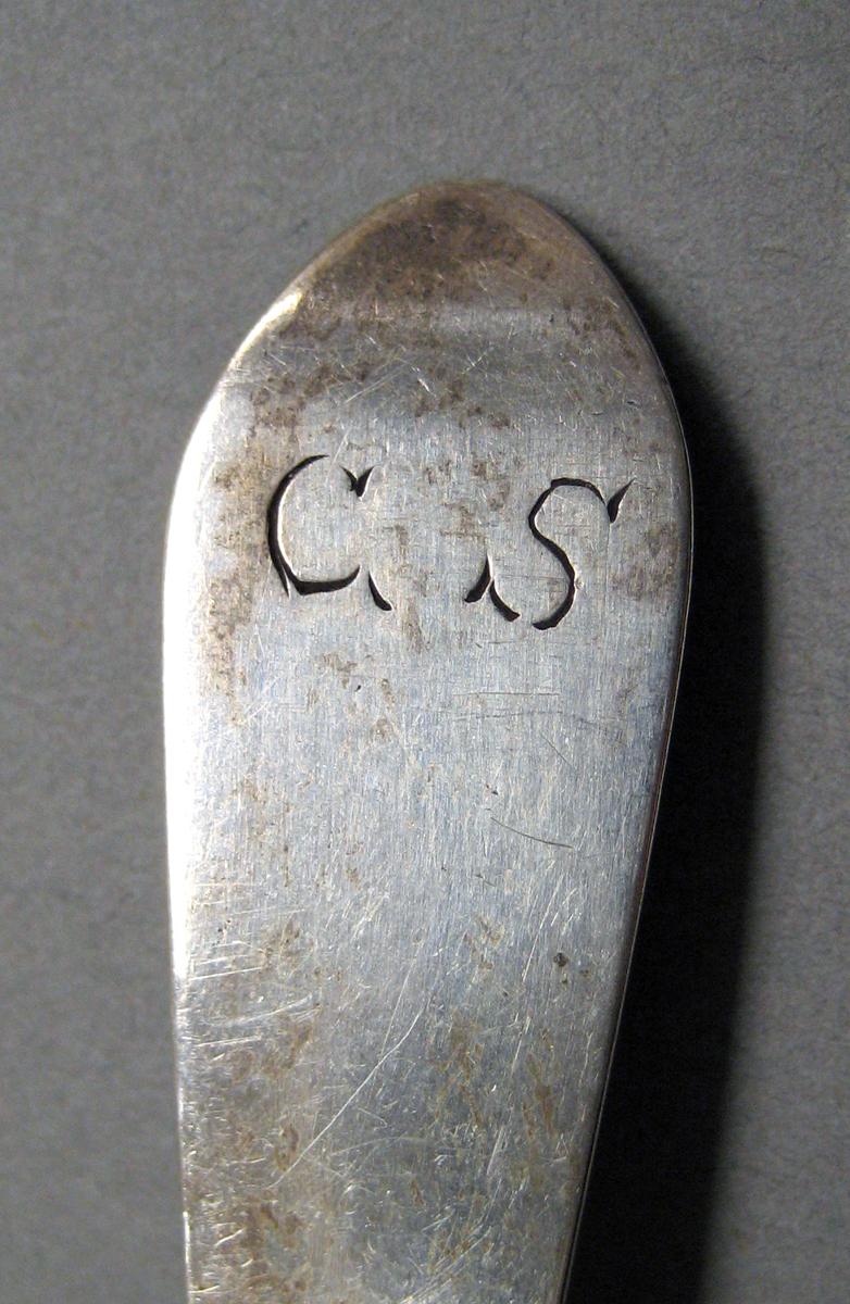 1998.0004.3804.001 Silver spoon engraving