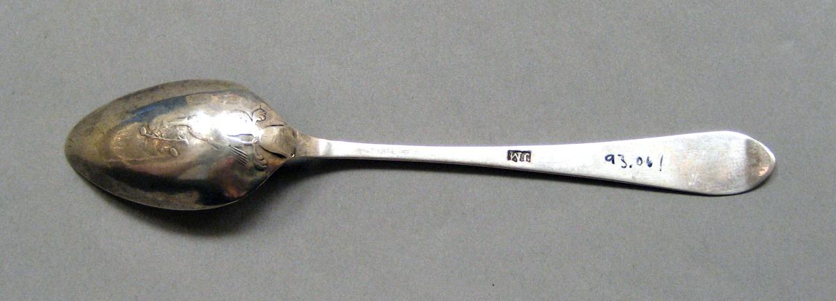 1998.0004.3804.002 Silver spoon underside